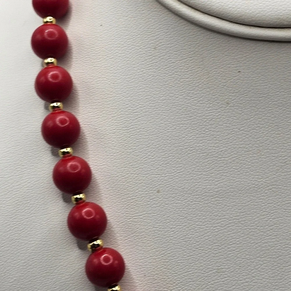 Vintage Red Round Bead Necklace Gold Tone Spacer‎ Accents Lobster Claw Clasp